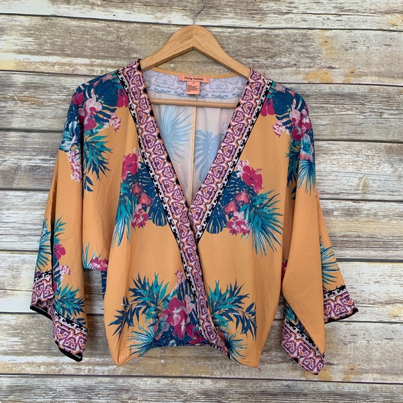 Flying Tomato Tops - Flying Tomato Tropical Floral Crop Top Flying Tomato Tops - Flying Tomato Tropical Floral Crop Top